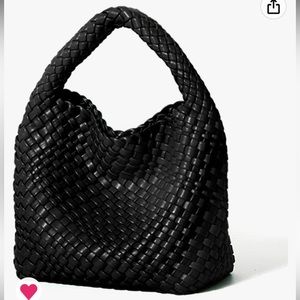 Small Woven Handbag Bucket Bag in Black with black pouch
